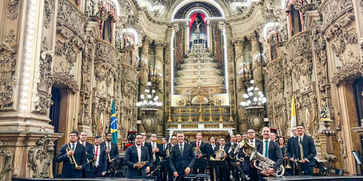 Concerto de banda em igreja no Rio chama atenção para