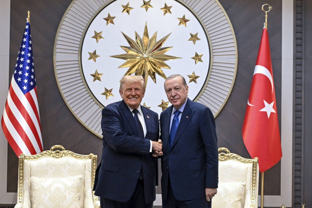 De volta à Otan, Trump critica aliados e exige Groenlândia
