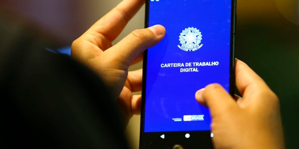 Desemprego no 2º trimestre é 5,4%, o menor já registrado