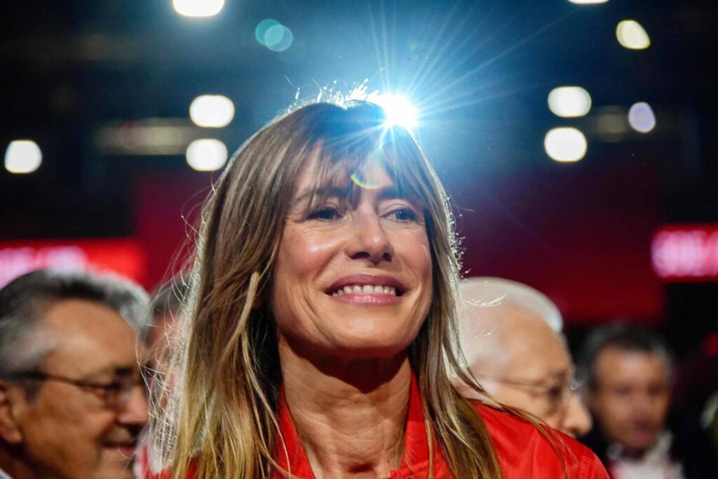 Espanha: Mulher do primeiro-ministro irá a júri - 16/07/2026 -