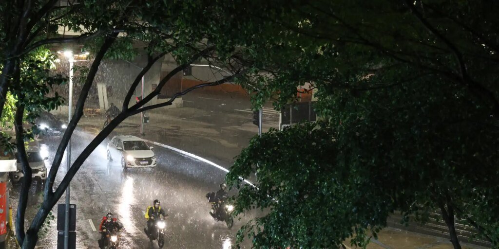 Estado de SP tem previsão de chuvas e ventanias para