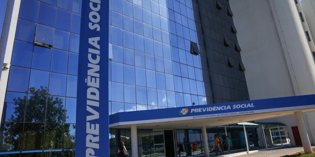 Fila do INSS cai ao menor nível em 21 meses,