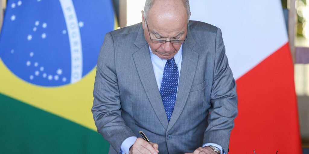 Itamaraty alerta para risco de EUA usar força militar no