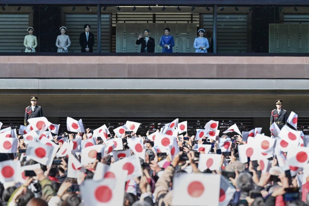 Japão aprova mudanças na sucessão imperial - 17/07/2026 - Mundo