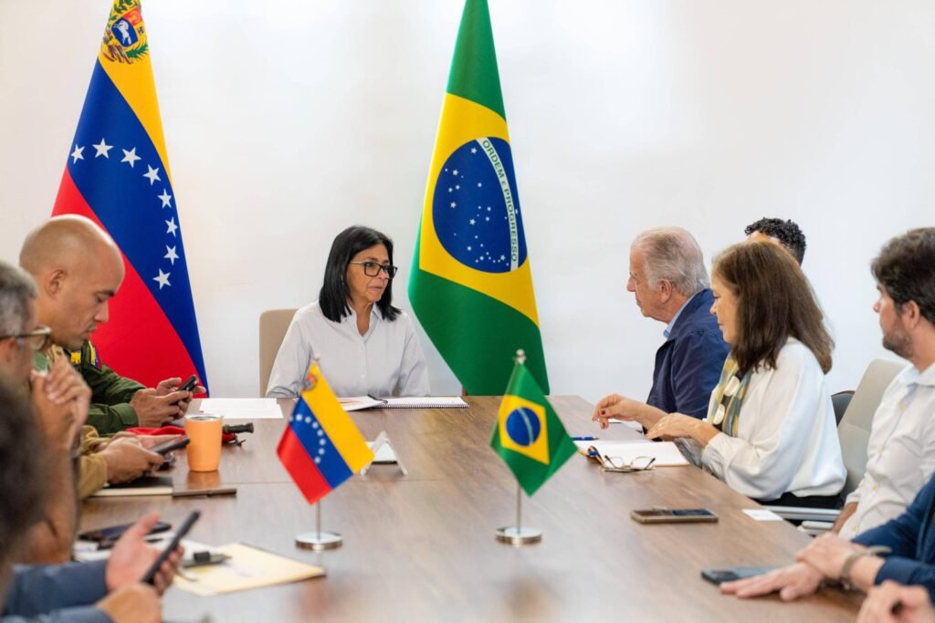 Lula diz a Delcy que Brasil manterá apoio a Venezuela