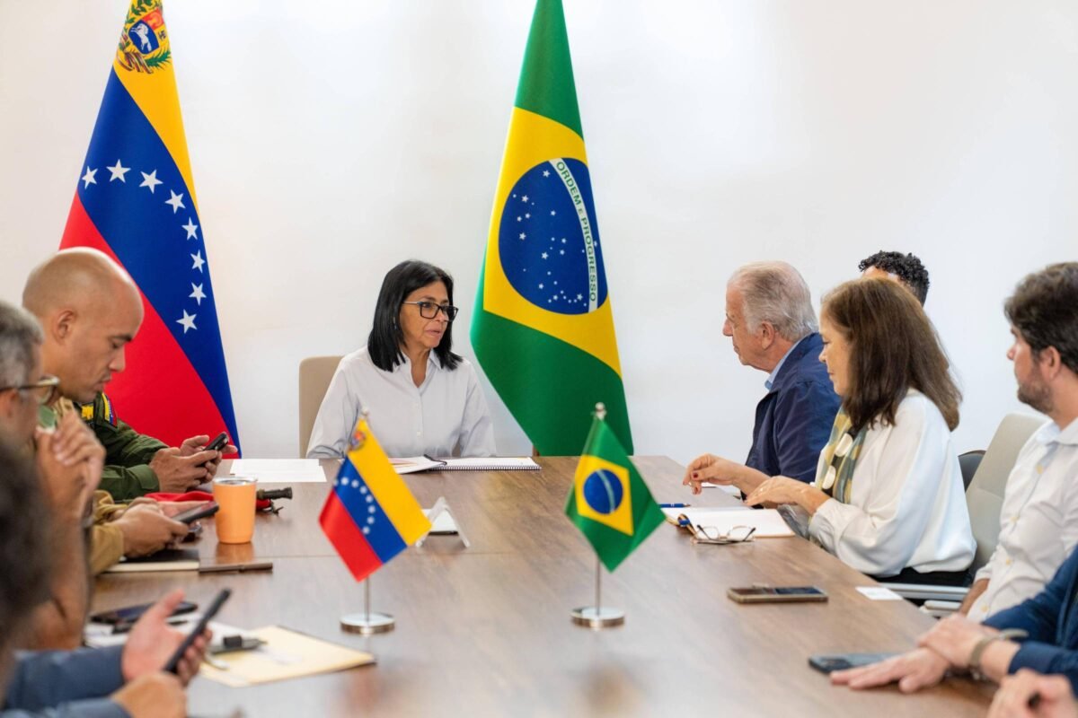 Lula diz a Delcy que Brasil manterá apoio a Venezuela