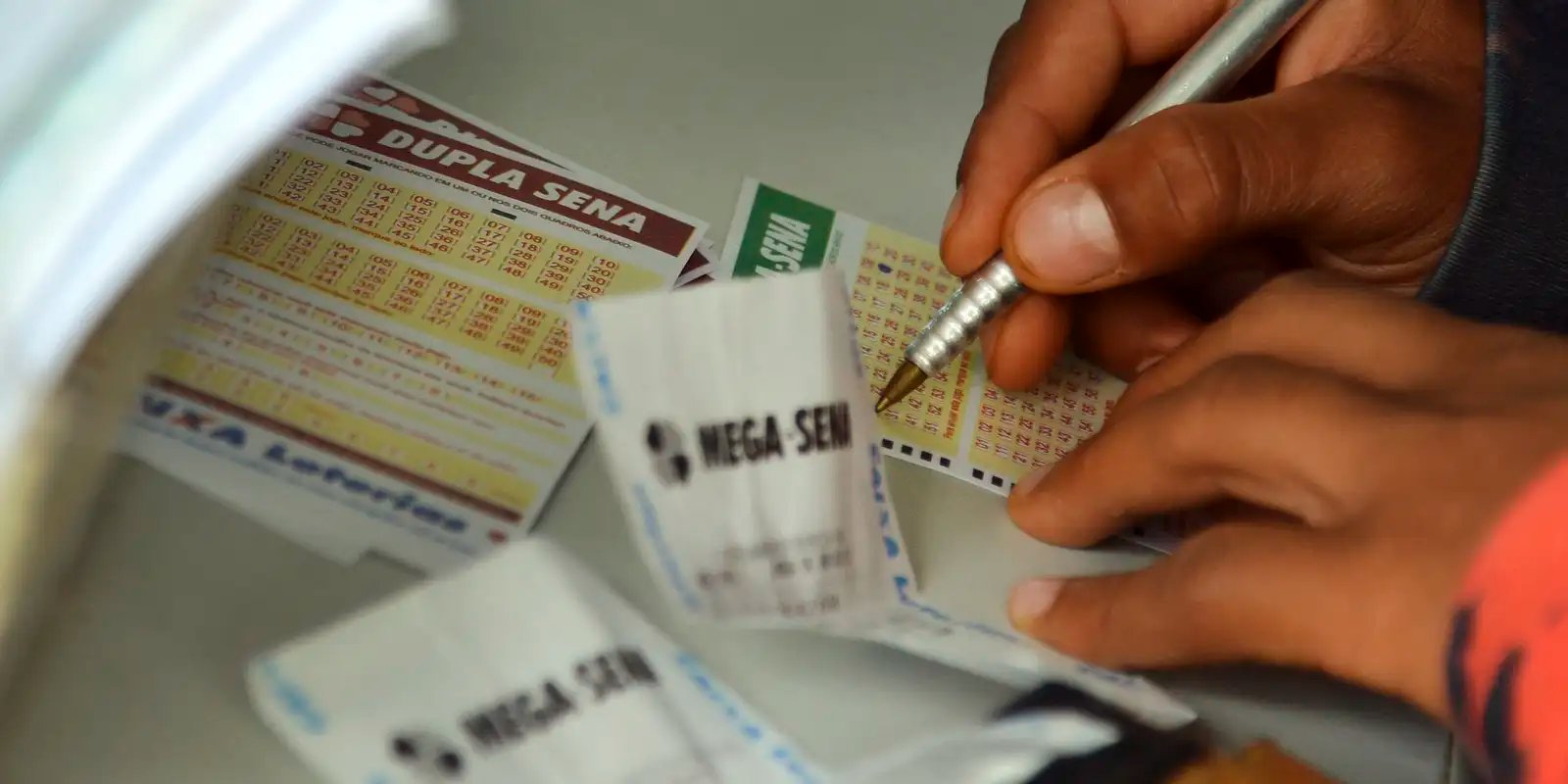 Mega-Sena acumula novamente e prêmio principal vai para R$ 45