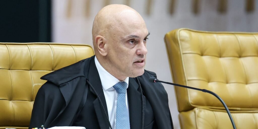 Moraes dá 48 horas para Bolsonaro informar se autorizou vídeo