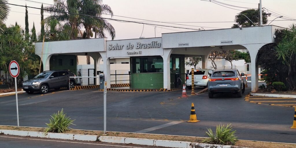 Moraes nega pedido para Javier Milei visitar Bolsonaro em casa