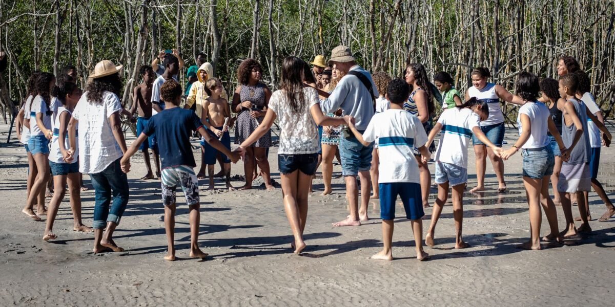 Projeto de música e valorização do mangue conscientiza alunos no