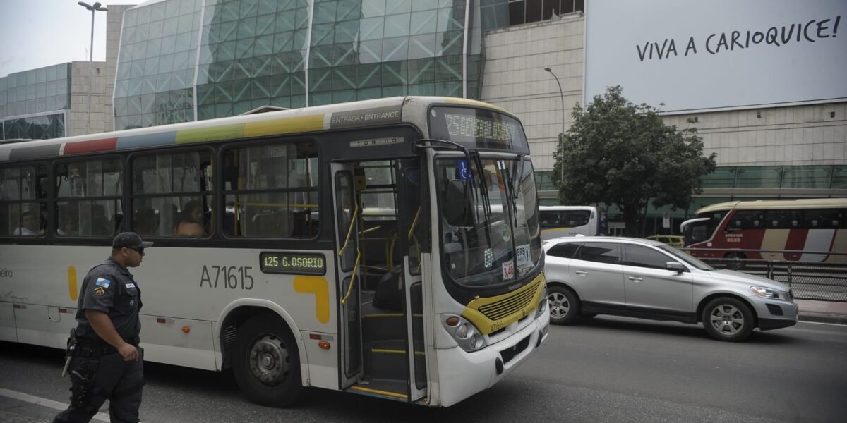 Rodoviários do Rio decidem continuar em estado de greve até