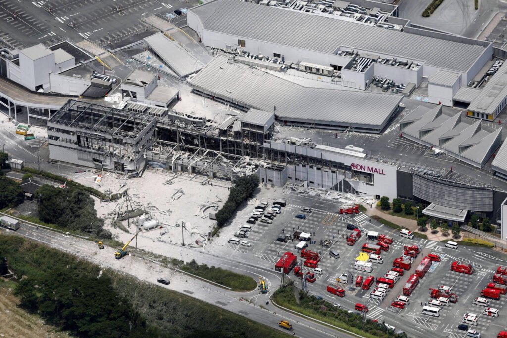 Sobe para 30 o número de mortos após terremoto no