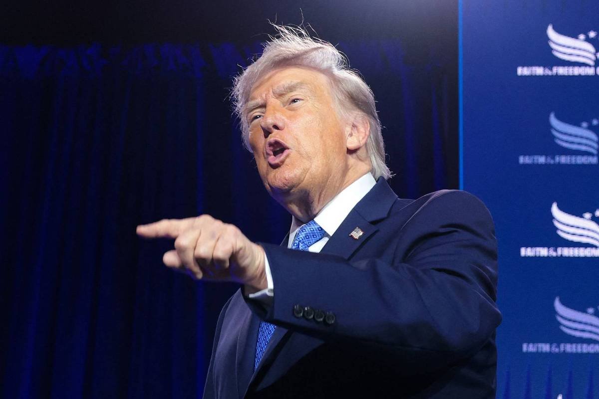 Trump pede checagem de não cidadãos americanos - 17/07/2026 -