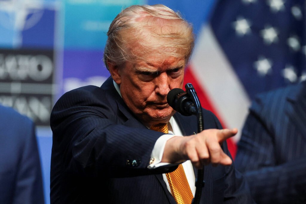 Trump se recusa a assinar lei bipartidária de moradia -