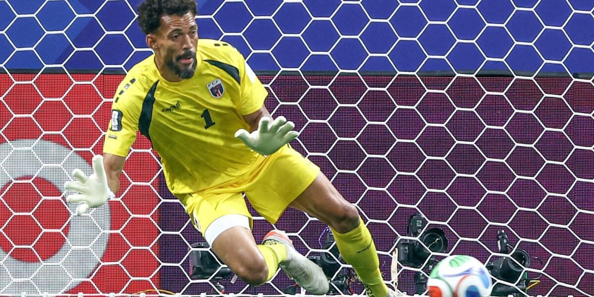 Vozinha, goleiro de Cabo Verde na Copa, acerta com Colo