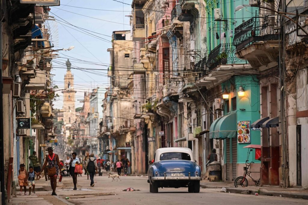 CIA cria força-tarefa secreta para pressionar Cuba - 06/08/2026 -