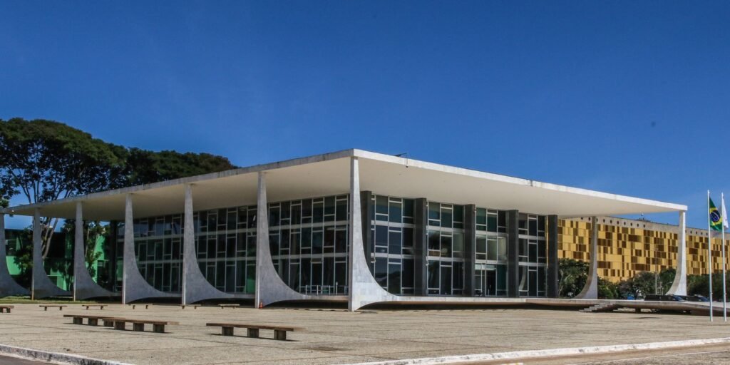 Dino aciona PF após TCU apontar R$ 55,4 milhões em