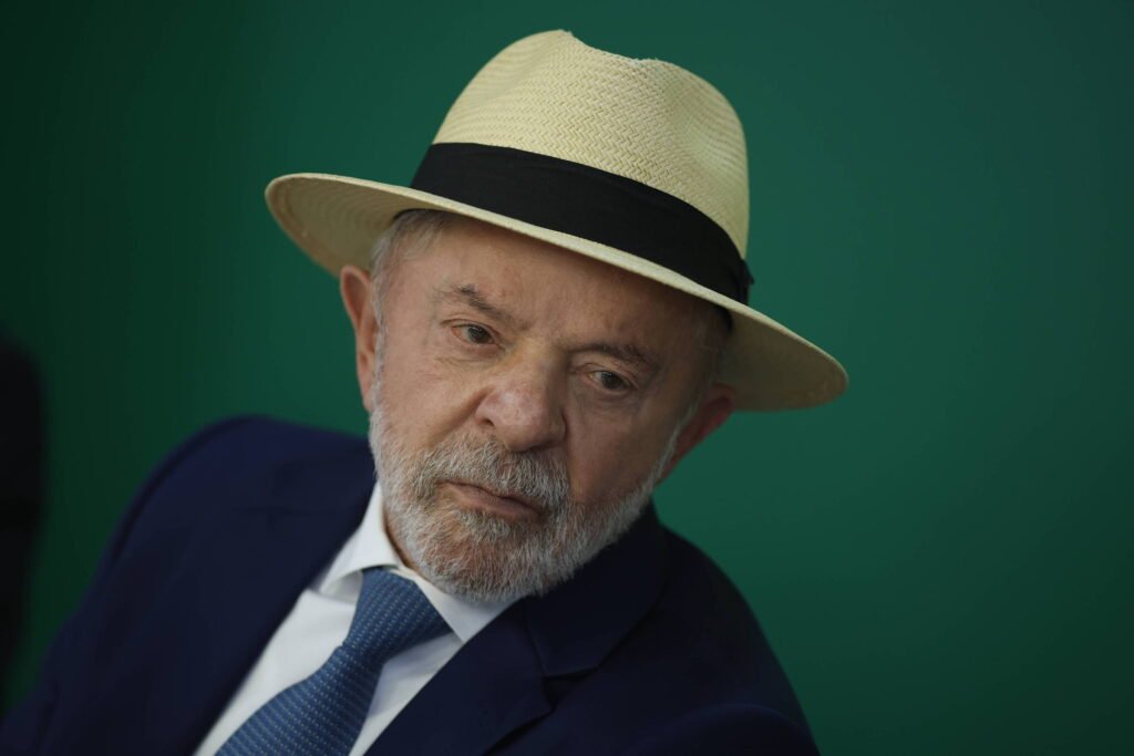 Lula diz que EUA foram irresponsáveis ao revogar visto -