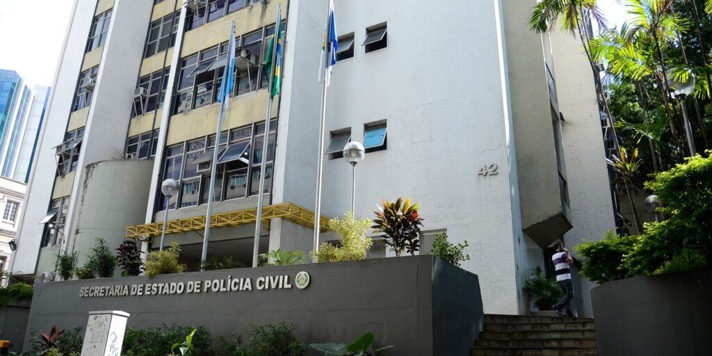 Polícia do Rio faz operações para prender dezenas de integrantes