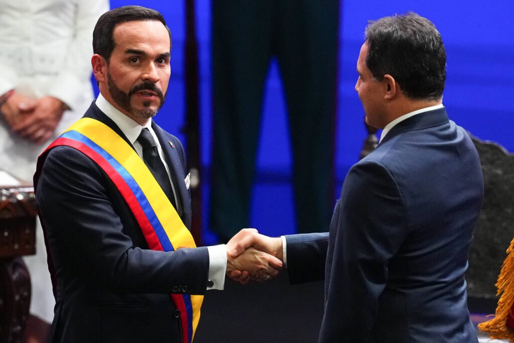 Presidente da Colômbia convoca comitê de emergência - 10/08/2026 -