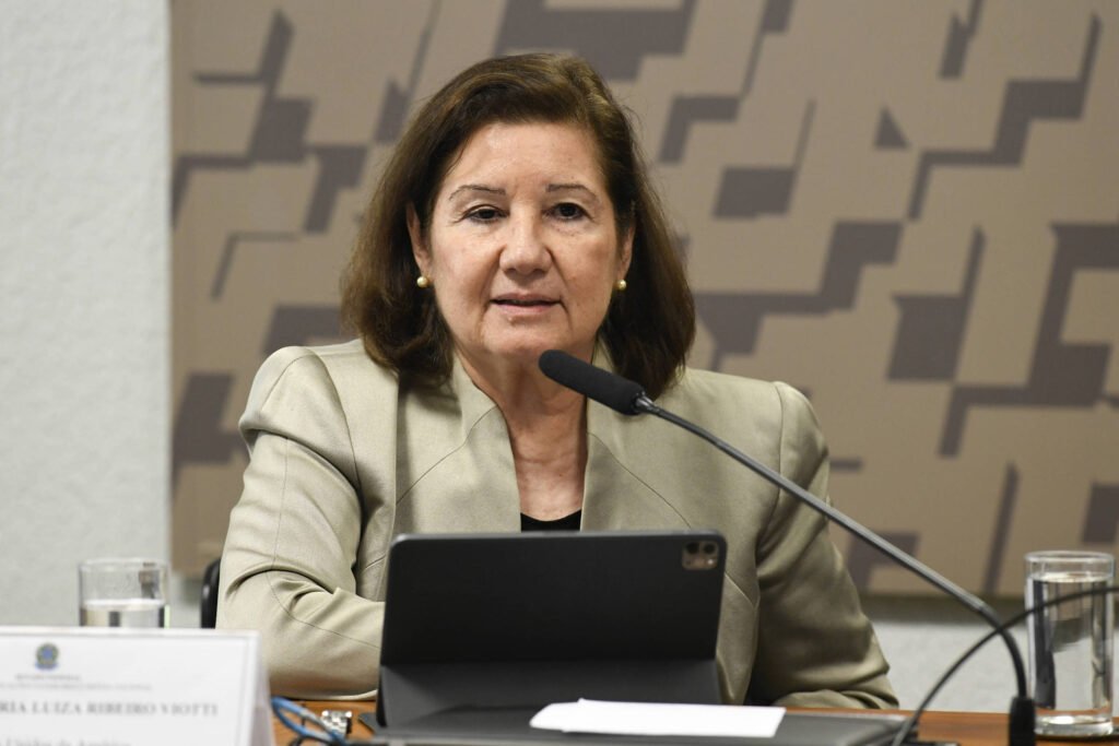 Revogação de visto de embaixadora agrava relação com EUA -